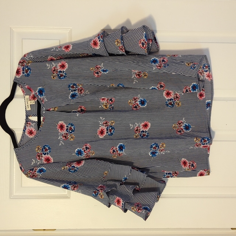Ruffle sleeve striped/ floral 3/4 blouse